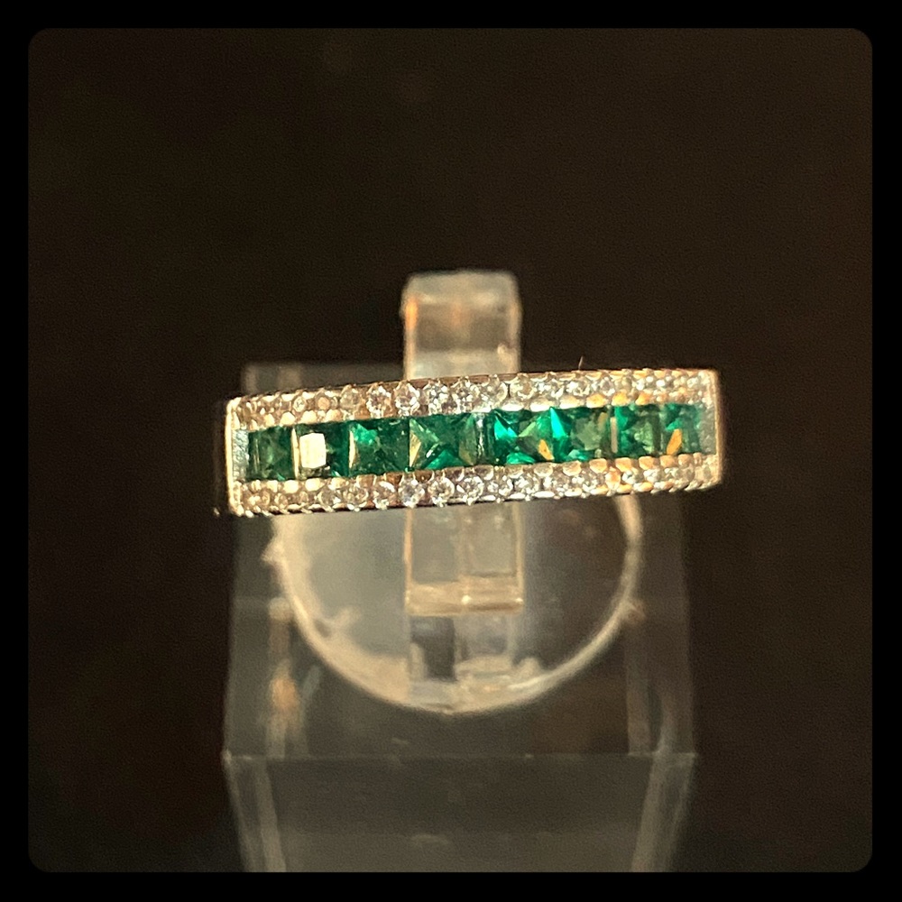 Sim emerald band .925 size 7